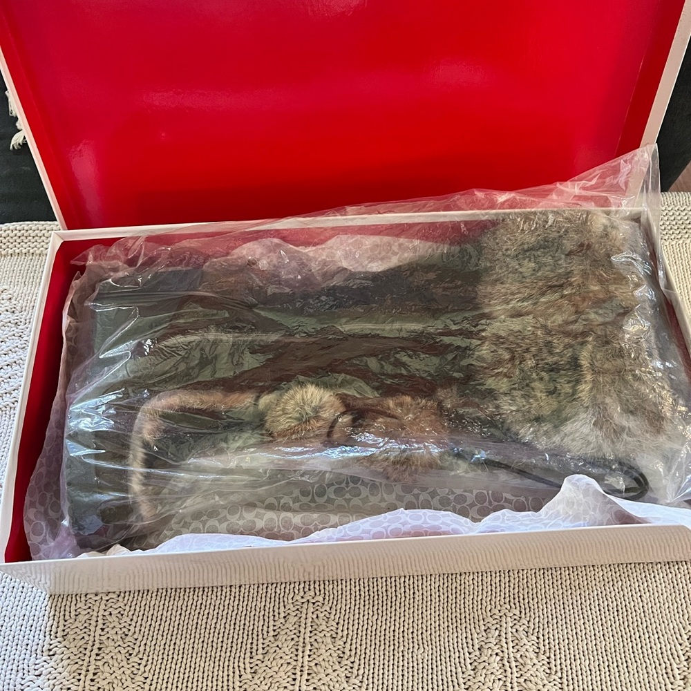 COACH Beige Karita Rabbit Fur & Suede Boots Sz 9, Leather Lined, - Picture 11 of 14